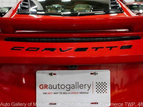 Used 2021 Chevrolet Corvette Stingray Premium Cpe w/ Z51 Performance Package RWD image 28