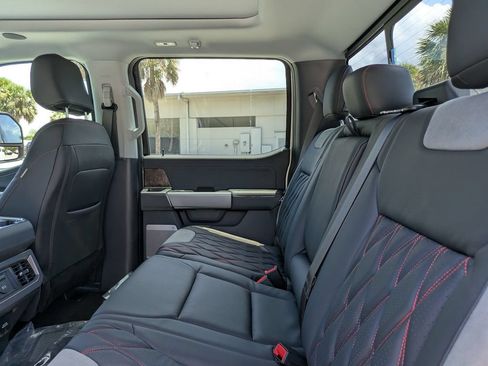 New 2026 Ford F250 Lariat w/ Black Appearance Package AWD/4WD image 25