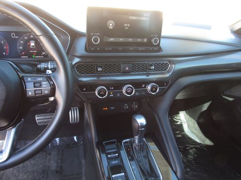 Used 2023 Acura Integra A-Spec image 17