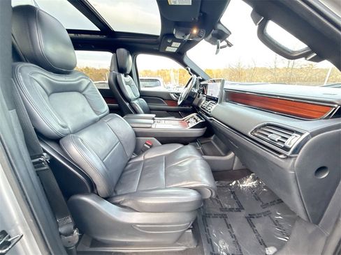 Used 2023 Lincoln Navigator Reserve image 27