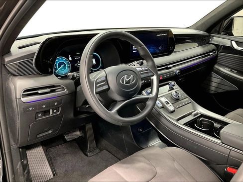 Used 2025 Hyundai Palisade Calligraphy image 16