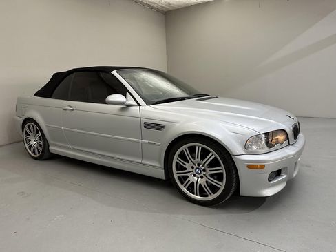 Used 2005 BMW M3 Convertible image 2