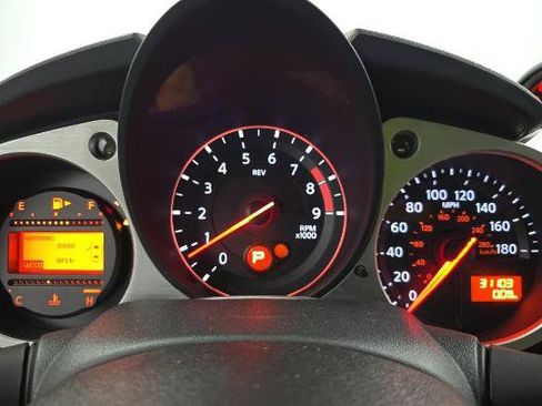 Used 2019 Nissan 370Z Touring Sport RWD image 16