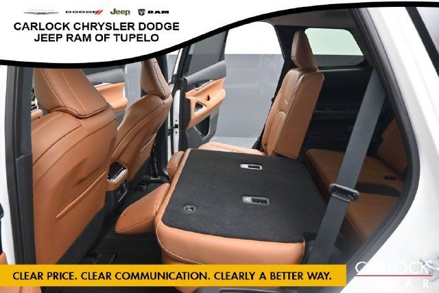 Used 2023 INFINITI QX60 Sensory w/ Cargo Package AWD/4WD image 29