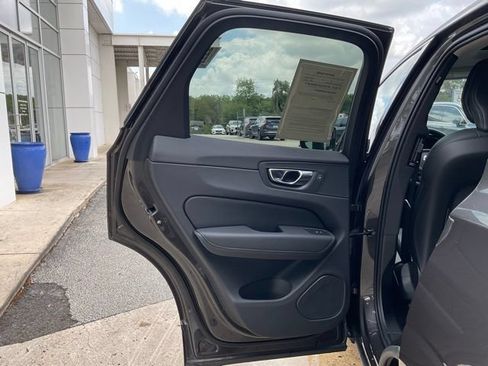 Certified 2024 Volvo XC60 B5 Core AWD/4WD image 22