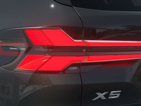 New 2026 BMW X5 xDrive40i w/ M Sport Package AWD/4WD image 8