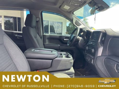 Used 2023 Chevrolet Silverado 1500 Custom AWD/4WD image 9