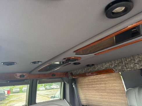 Used 2000 Ford E-150 and Econoline 150 image 17