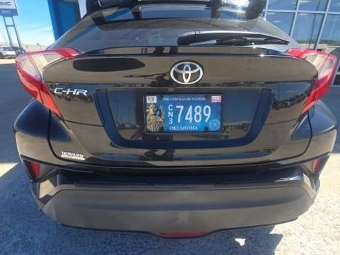 Used 2018 Toyota C-HR XLE image 7