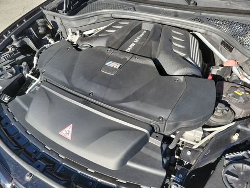 Used 2018 BMW X5 M image 39