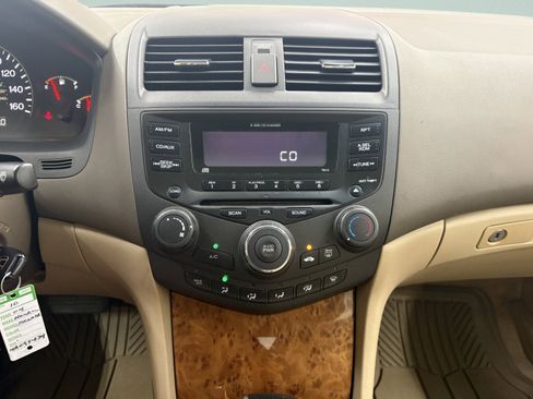 Used 2004 Honda Accord EX image 12