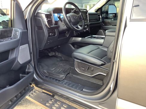 Used 2023 Ford F250 Lariat w/ Lariat Ultimate Package image 11