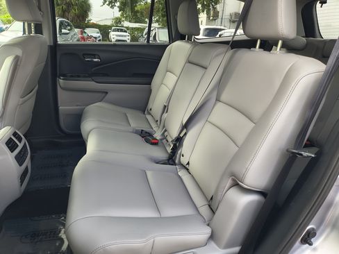 Used 2017 Honda Pilot Touring image 22