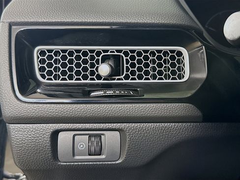 Certified 2025 Honda Civic Sport image 9