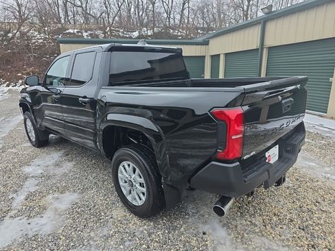 Certified 2024 Toyota Tacoma SR image 4