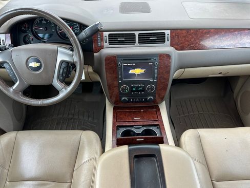 Used 2013 Chevrolet Suburban LTZ image 14