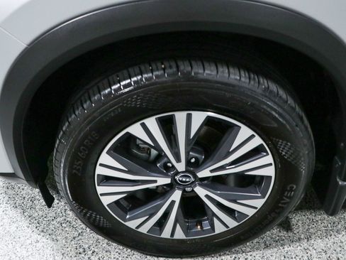 Used 2023 Nissan Rogue SV w/ SV Premium B Package FWD image 11