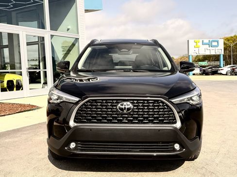 Used 2024 Toyota Corolla Cross XLE w/ Convenience Package image 6