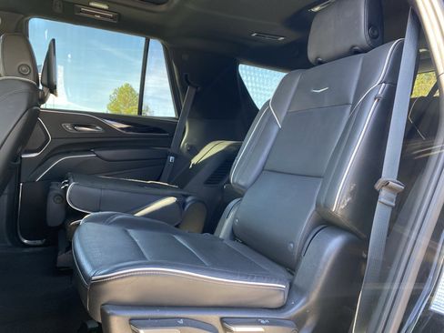 Used 2023 Cadillac Escalade Sport image 7