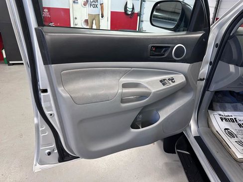 Used 2011 Toyota Tacoma 4x4 Access Cab V6 w/ SR5 Pkg #2 image 24