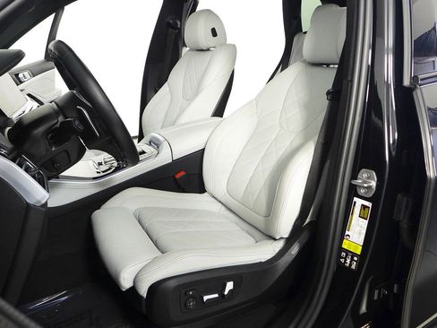 Used 2023 BMW X5 xDrive40i w/ M Sport Package image 22