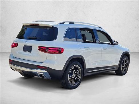 Used 2026 Mercedes-Benz GLB 250 image 2