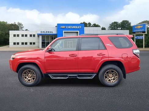 Used 2024 Toyota 4Runner TRD Off-Road Premium image 6