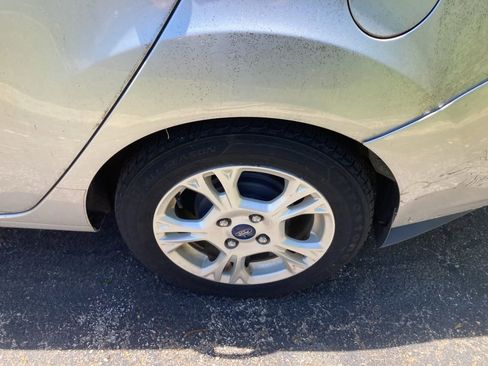 Used 2014 Ford Fiesta SE FWD image 7