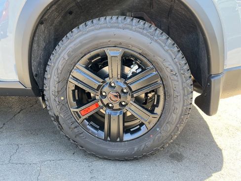 New 2026 Nissan Rogue SV AWD/4WD image 13