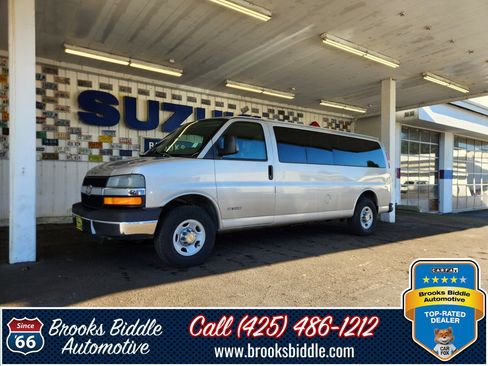 Used 2005 Chevrolet Express 3500 3500 w/ LS Preferred Equipment Group image 1