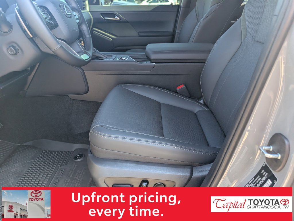 Used 2026 Lexus GX 550 w/ Accessory Package (CT) AWD/4WD image 14