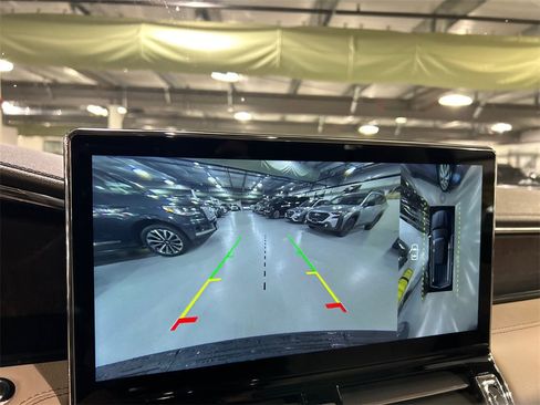 Used 2022 Lincoln Navigator Reserve w/ Monochromatic Package image 16