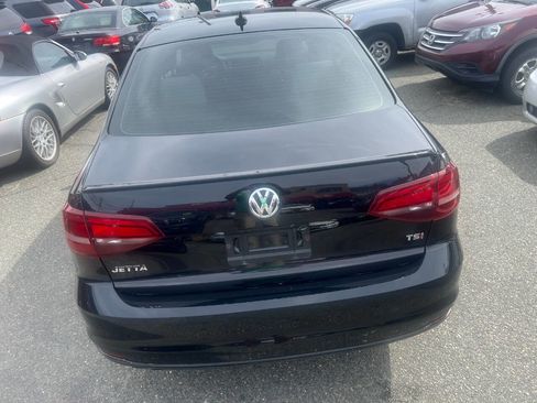 Used 2016 Volkswagen Jetta Sport image 12