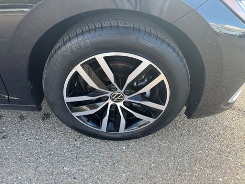 Used 2025 Volkswagen Jetta SE image 30