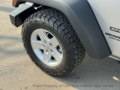 Used 2013 Jeep Wrangler Unlimited Sport AWD/4WD image 39