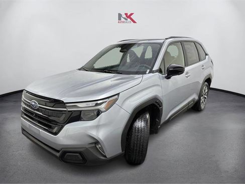 Used 2025 Subaru Forester Touring image 3