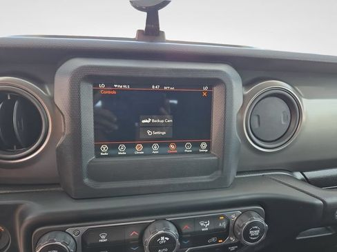 Used 2023 Jeep Gladiator Sport AWD/4WD image 24