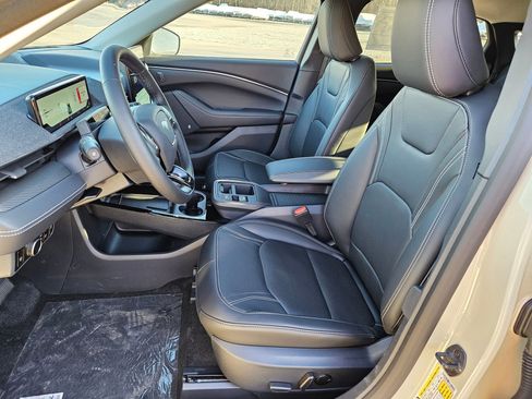 New 2025 Ford Mustang Mach-E Premium image 4