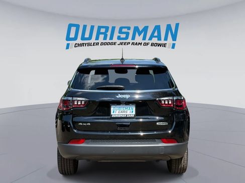 Used 2023 Jeep Compass Latitude AWD/4WD image 3