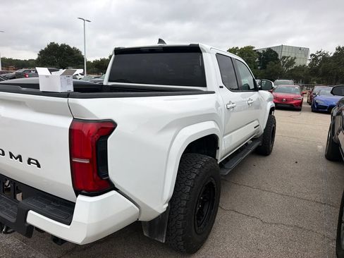 Used 2024 Toyota Tacoma SR5 AWD/4WD image 4