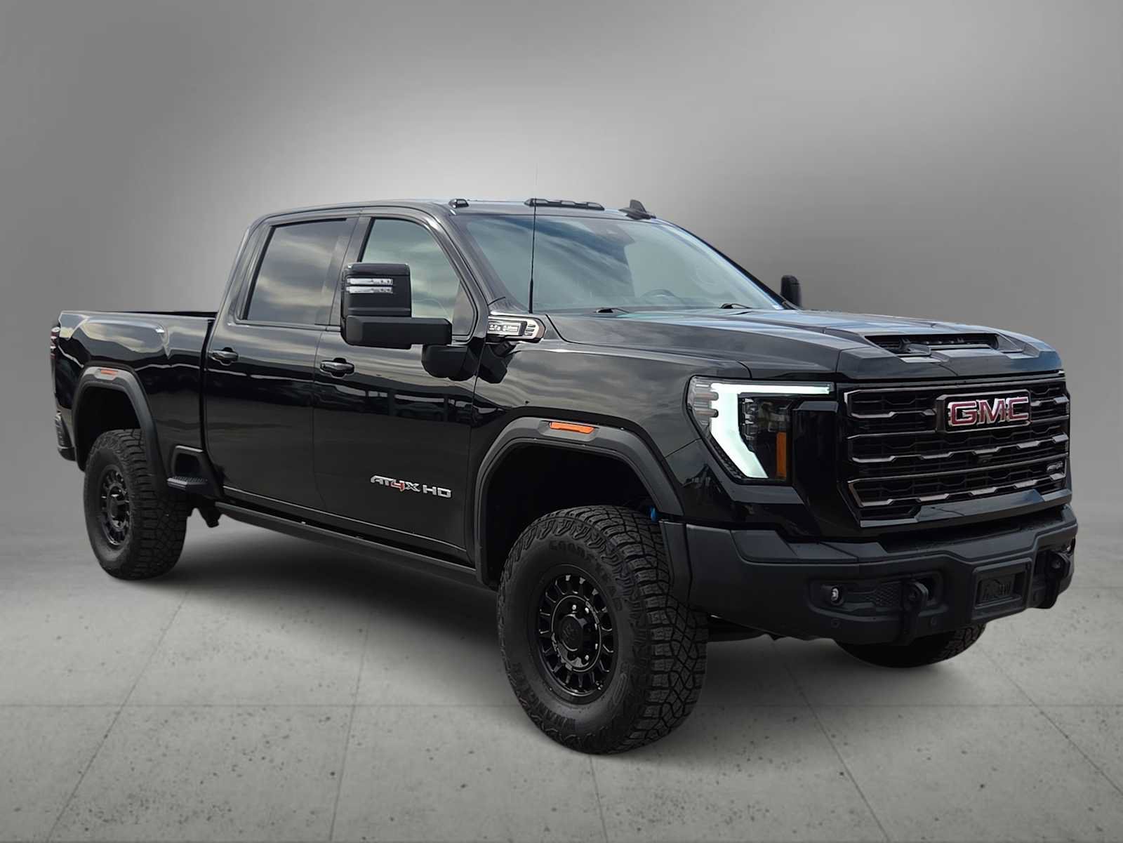 Used 2025 GMC Sierra 2500 AT4X w/ AT4X AEV Edition AWD/4WD image 2