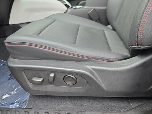 Used 2024 GMC Canyon AT4X image 27