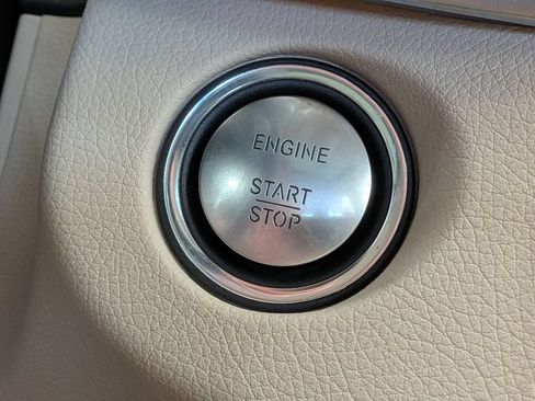 Used 2014 Mercedes-Benz E 350 4MATIC Sedan image 18