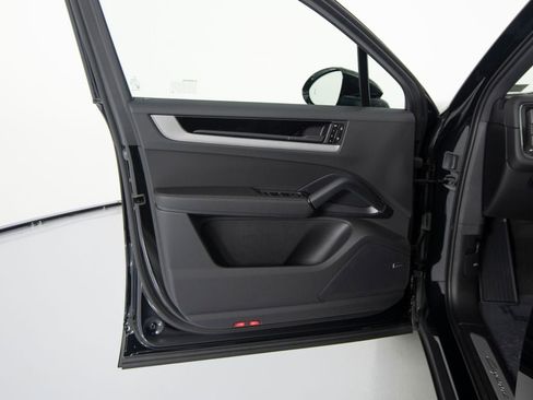 New 2026 Porsche Cayenne AWD/4WD image 18