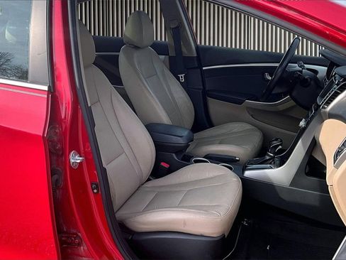 Used 2014 Hyundai Elantra GT w/ Option Group 03 image 7