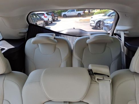 Certified 2025 Volvo XC90 B5 Plus w/ Protection Package Premier AWD/4WD image 20