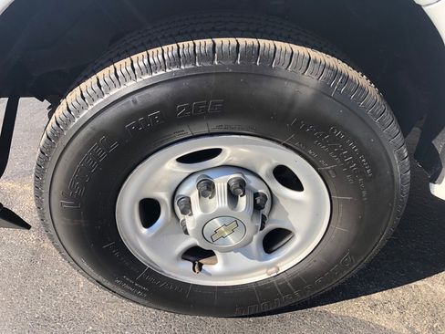 Used 2021 Chevrolet Express 2500 Extended w/ Driver Convenience Package image 10