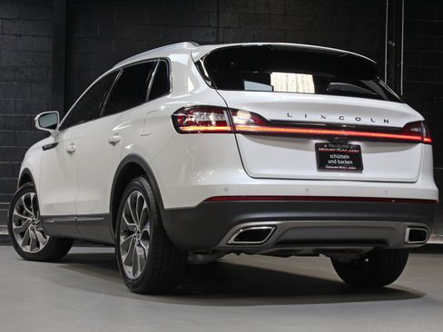 Used 2023 Lincoln Nautilus Reserve FWD image 13