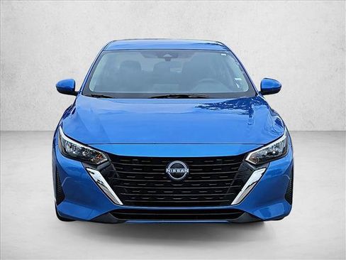 Used 2024 Nissan Sentra SV FWD image 2