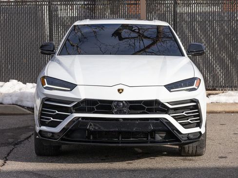 Used 2022 Lamborghini Urus image 9
